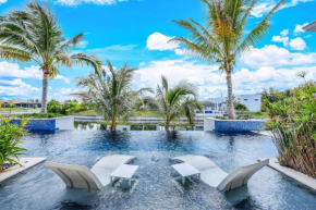 New Gorgeous Smart Home with Heated Pool & Canal
